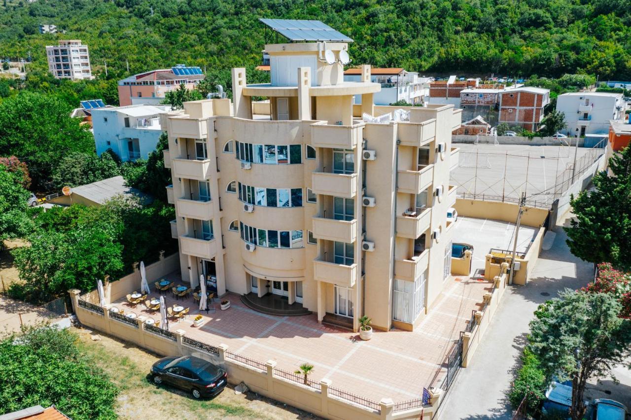 Hotel Dana Canj Exterior photo