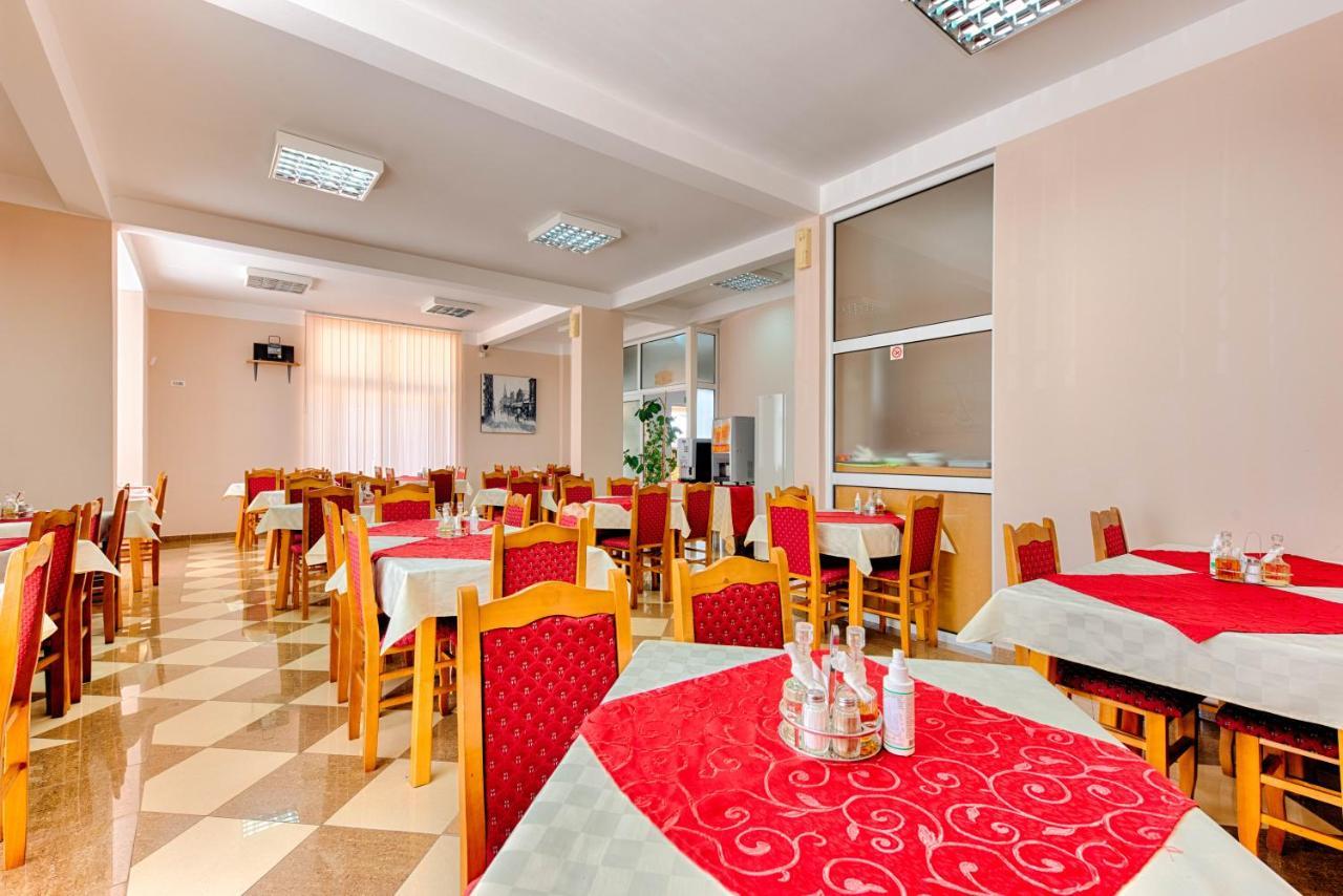 Hotel Dana Canj Exterior photo