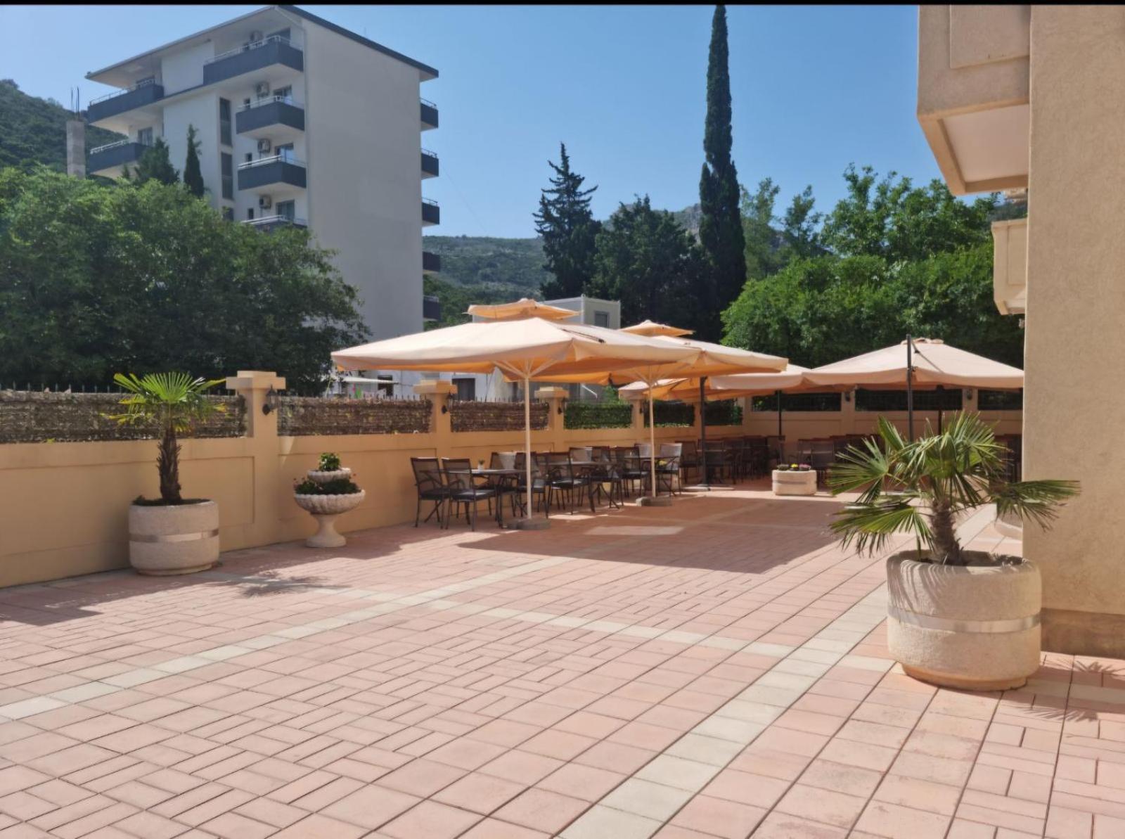 Hotel Dana Canj Exterior photo
